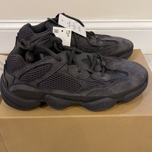 adidas YEEZY
Yeezy 500 "Utility Black"
